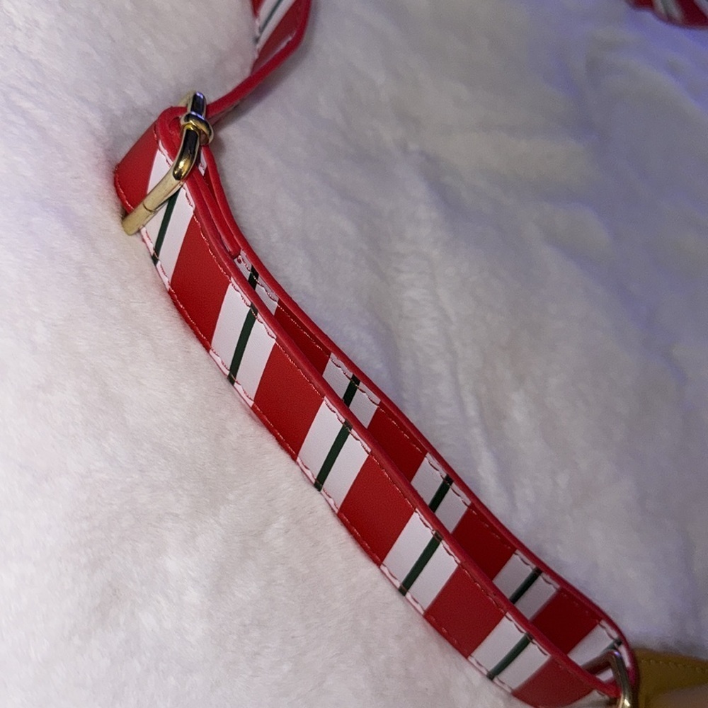 Loungefly Peanuts Christmas Gingerbread Snoopy Woodstock Doghouse Crossbody Bag - Picture 3 of 11